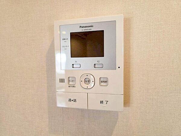 【モニター付きインターホン】訪問者の確認が出来るので、セキュリティ対策にも最適のモニター付きインターホン。