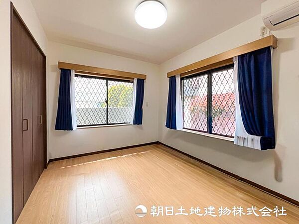 【居室】ご自宅で快適に過ごす条件は、一人ひとり違います。個性が強すぎないシンプルな内装とシンプルなデザインで統一しております。居住していく中であなただけの【幸せマイホーム】を創り上げて下さい。