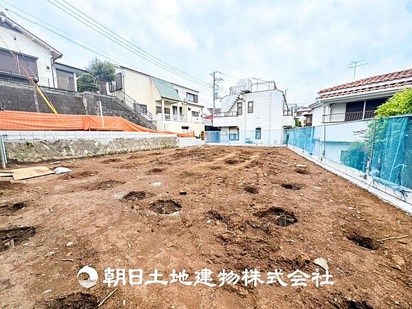 【外観写真】自然素材を活かした外観が魅力のナチュラルテイストな住宅。周囲の景観と調和し、心地よい暮らしを提供します。