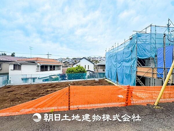 【外観写真】目の前に手を伸ばせば、触ることが出来そうな環境が、そのままインテリアになったような印象です。