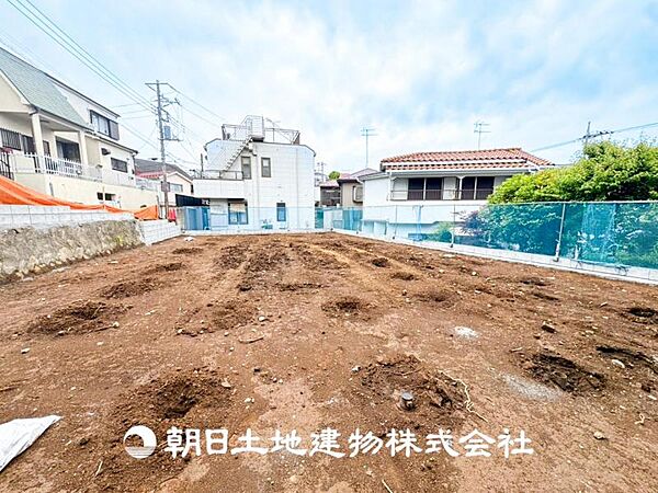 【外観写真】時代の流行ではなく拘りを貫く。シックなカラートーンで街並みに溶け込む外観は、主張し過ぎず、かつ平凡ではない絶妙なバランスで輝きを放ちます。