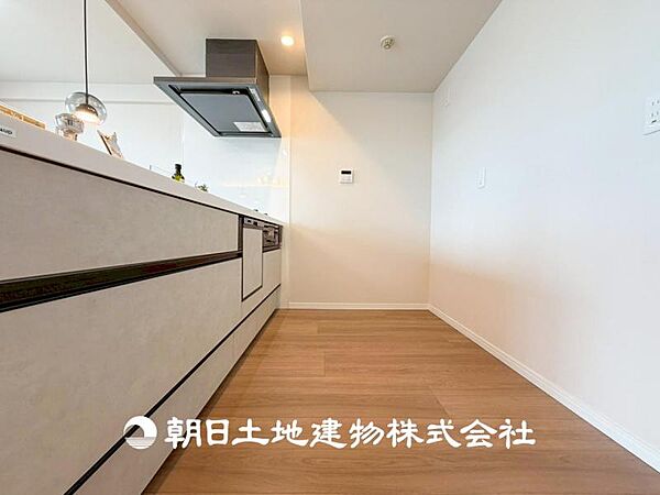 【キッチン】住宅の主役でもあり、日常生活を過ごす上で重要な水回りでもあるからこそ機能性・デザイン性に拘りました。。