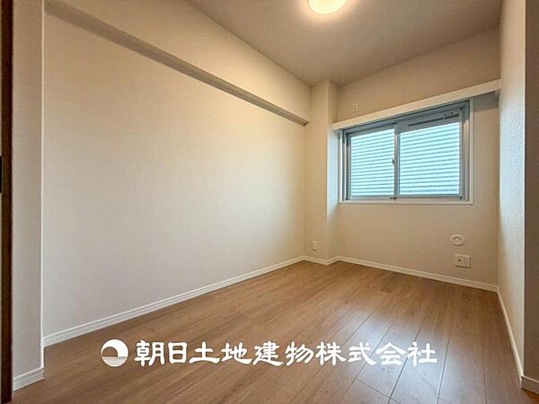 【居室】人間の感性を育むプライベートルームはシンプルが1番だと思います。好みの空間で本を読んだり、音楽を聞いたりと、大切な一人の時間も充実したものにできます。