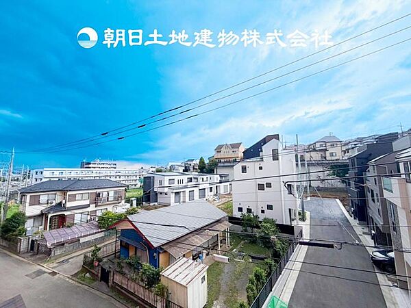【眺望】温かい太陽を感じる事ができるのは、目の前に遮るものが無いから。彼方に広がる風景が絵画のように広がります。
