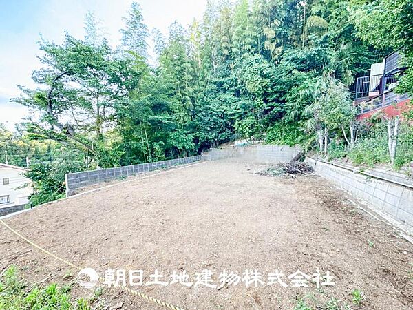 【外観・立地】時代の流行ではなく拘りを貫く。シックなカラートーンで街並みに溶け込む外観は、絶妙なバランスで輝きを放ちます