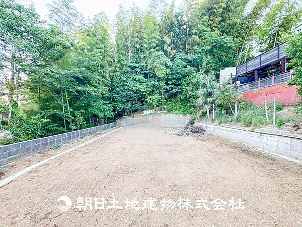 【外観写真】家族の色を映し出す洗練された邸宅は、ずっと輝き続けながらいつしか街の風景に溶け込んでいきます。