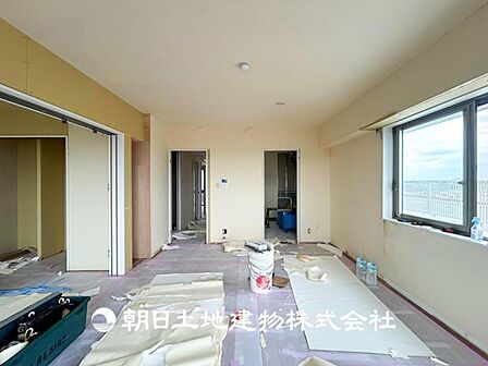 【内観】時間のゆとりと空間、暖かな陽光がもたらす光と風を独占してください。ここから新しい暮らしが始まります。