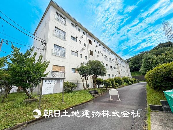 【外観・立地】時代の流行ではなく拘りを貫く。シックなカラートーンで街並みに溶け込む外観は、絶妙なバランスで輝きを放ちます。