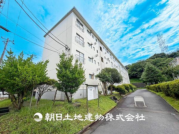 【外観・立地】時代の流行ではなく拘りを貫く。シックなカラートーンで街並みに溶け込む外観は、絶妙なバランスで輝きを放ちます。