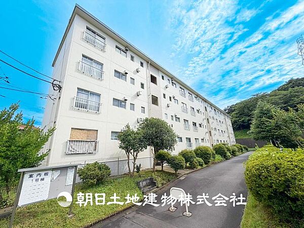 【外観・立地】表現された空間はたくさんの光を浴び、風を感じ、暮らしを豊かにしてくれます。家族の思い出を刻んでいきます。