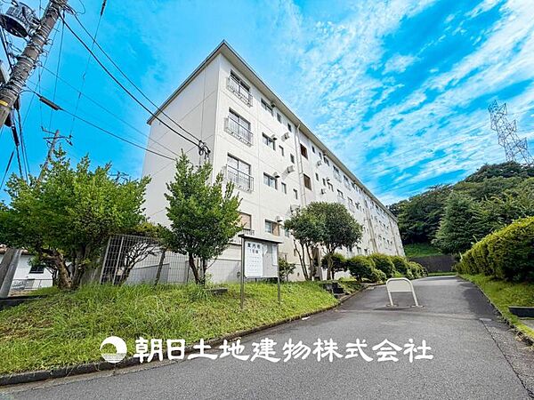 【外観・立地】表現された空間はたくさんの光を浴び、風を感じ、暮らしを豊かにしてくれます。家族の思い出を刻んでいきます。
