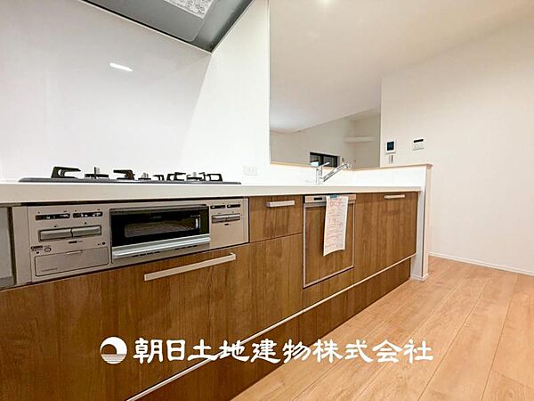 【キッチン】シンプルで使いやすさにこだわりました。快適な日常を支える機能性と強さがひとつになった自慢のキッチンです。