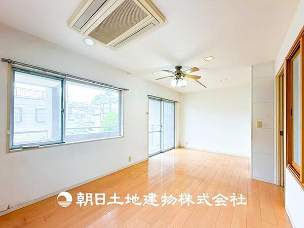 【リビング】家族や友人との時間など1番多くの時間を過ごす空間だからこそ快適な空間を目指してプランニングしました