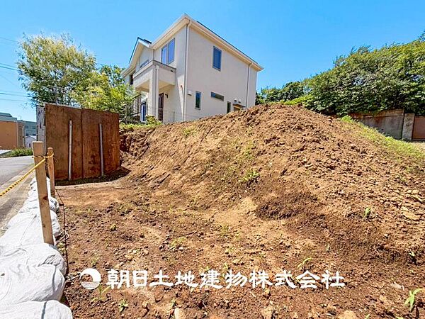 【外観・立地】時代の流行ではなく拘りを貫く。シックなカラートーンで街並みに溶け込む外観は、絶妙なバランスで輝きを放ちます