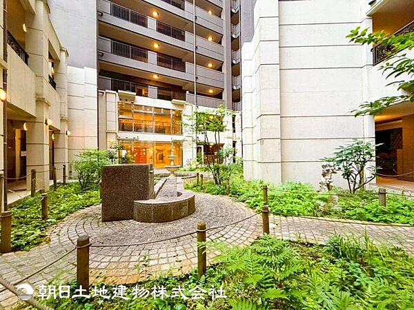 【共有部】表現された空間はたくさんの光を浴び、風を感じ、暮らしを豊かにしてくれます。家族の思い出を刻んでいきます。