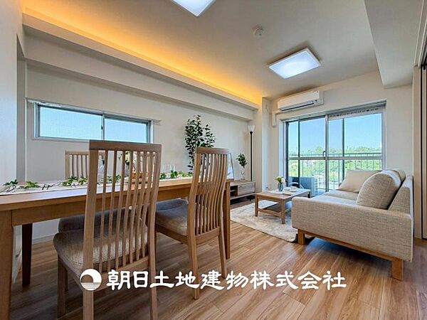 【リビング】1日の中で最も長い時間を過ごすことになるリビングだからこそいつも笑顔があふれる空間であるように心掛けています