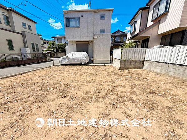 【外観・立地】時代の流行ではなく拘りを貫く。シックなカラートーンで街並みに溶け込む外観は、絶妙なバランスで輝きを放ちます