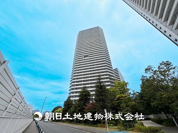 【外観・立地】表現された空間はたくさんの光を浴び、風を感じ、暮らしを豊かにしてくれます。家族の思い出を刻んでいきます。