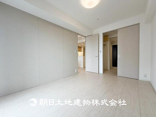 【洋室】爽やかな空間演出とセンス良く纏められた室内は寛ぎ空間でなければなりません。妥協せずにまとめ上げました。