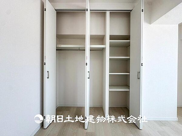 【収納】子供部屋にも寝室にも、便利な全居室収納スペース付ですので、各部屋の荷物がすっきりまとまります。