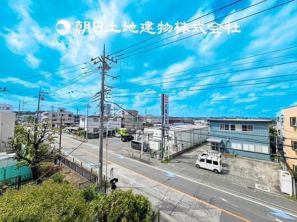 【眺望】部屋から眺める景色はお部屋のインテリアの一部です。開放感ある景色は季節や天候によって変化する素敵な絵画ですね！