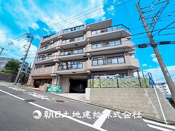 【外観】表現された空間はたくさんの光を浴び、風を感じ、暮らしを豊かにしてくれます。家族の思い出を刻んでいきます。