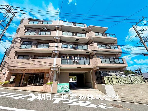 【外観・立地】その家から感じられる、気品・上質・重厚感・極細やかさ、そのすべては見た者に安らぎを与える特別な空間です。ｇ