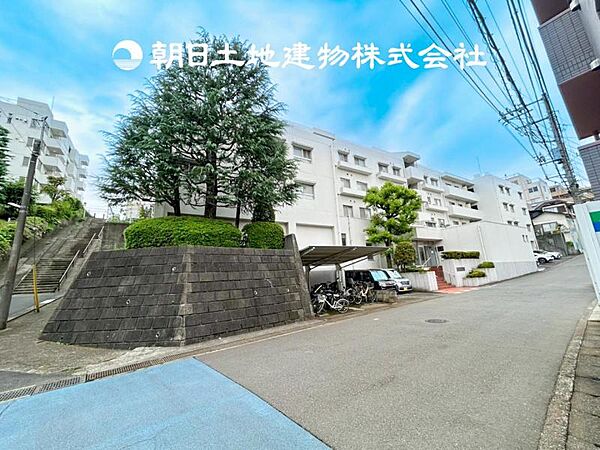 【外観写真】時間のゆとりと空間、爽やかな陽光がもたらす光と風を贅沢なまでに感じる暮らしがここに始まります。