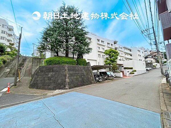 【外観写真】時間のゆとりと空間、爽やかな陽光がもたらす光と風を贅沢なまでに感じる暮らしがここに始まります。