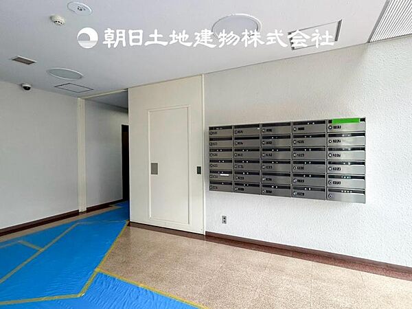 【集合ポスト】時間のゆとりと空間、爽やかな陽光がもたらす光と風を贅沢なまでに感じる暮らしがここに始まります。