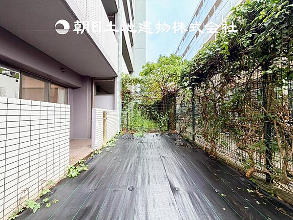 【お庭】元気なお子様のお外遊びも、自宅のお庭なら安心♪ガーデニングや家庭菜園など老後でも楽しめる空間があれば充実します