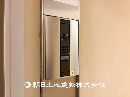 【モニター付インターホン】お子様のお留守番にも安心なＴＶモニタ付インタホン。来客者を確認できる上に留守中の録画もできます