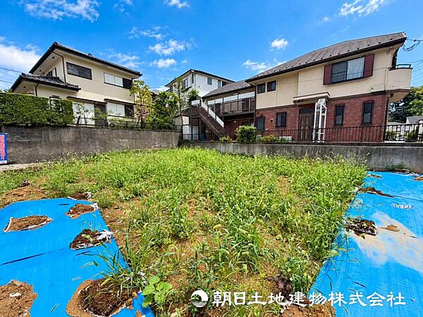 【外観写真】家族の色を映し出す洗練された邸宅は、ずっと輝き続けながらいつしか街の風景に溶け込んでいきます。