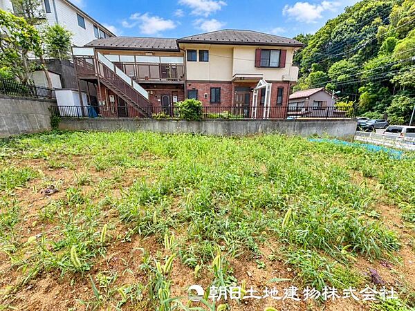 【外観写真】家族の色を映し出す洗練された邸宅は、ずっと輝き続けながらいつしか街の風景に溶け込んでいきます。