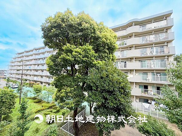 【外観・立地】表現された空間はたくさんの光を浴び、風を感じ、暮らしを豊かにしてくれます。家族の思い出を刻んでいきます。