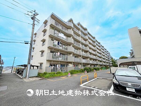 【外観・立地】表現された空間はたくさんの光を浴び、風を感じ、暮らしを豊かにしてくれます。家族の思い出を刻んでいきます。