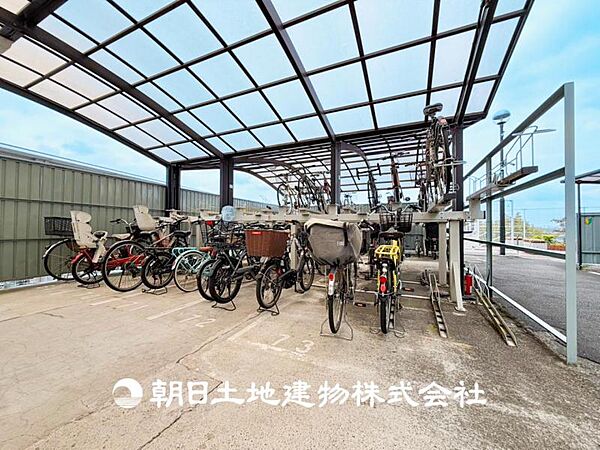 【駐輪場】時間のゆとりと空間、暖かな陽光がもたらす光と風を独占してください。ここから新しい暮らしが始まります。
