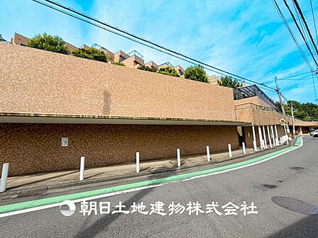 【外観写真】時間のゆとりと空間、爽やかな陽光がもたらす光と風を贅沢なまでに感じる暮らしがここに始まります。