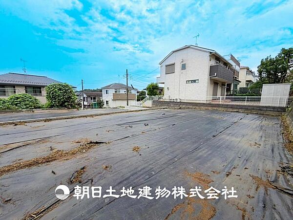 【外観・立地】家族の色を映し出す洗練された邸宅は、ずっと輝き続けながらいつしか街の風景に溶け込み人と共に歩んいきます。