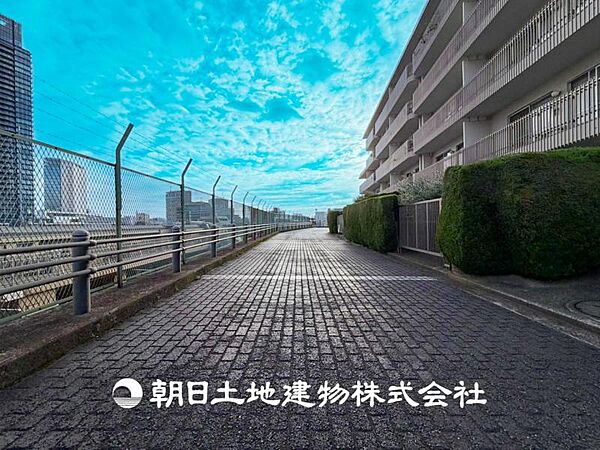 【外観・立地】時間のゆとりと空間、暖かな陽光がもたらす光と風を独占してください。ここから新しい暮らしが始まります。