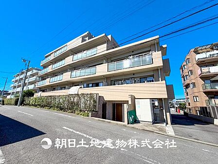 【外観・立地】その家から感じられる、気品・上質・重厚感・極細やかさ、そのすべては見た者に安らぎを与える特別な空間です。