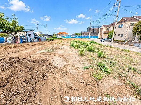 【外観・立地】家族の色を映し出す洗練された邸宅は、ずっと輝き続けながらいつしか街の風景に溶け込み人と共に歩んいきます。
