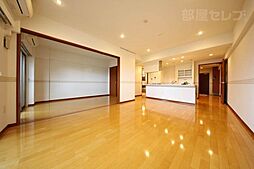 ロイヤルパークス千種 11階2LDKのリビング/ダイニング