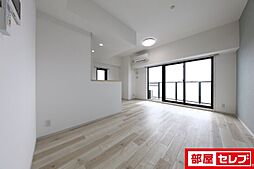 プレイス白壁（旧サーパスフォーシア白壁） 6階1LDKのリビング/ダイニング