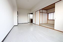 スカイヒルズ植田 1階4LDKのリビング/ダイニング