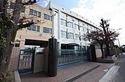 名古屋市立汐路小学校 650m