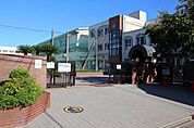 松栄小学校 231m