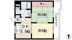ニューアーバン 2階