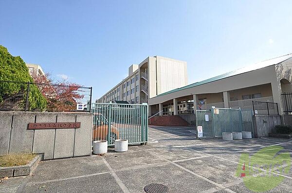 画像28:神戸市立長坂中学校 413m