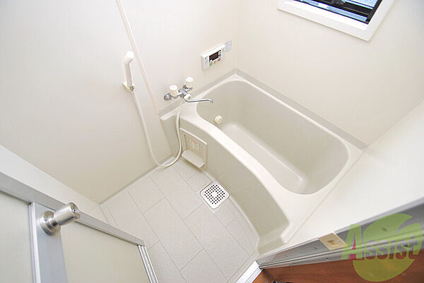 画像4:ゆったりサイズのお風呂は落ちつける癒しの空間です。
